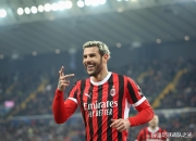 爱游戏登录入口-关于意大利职业足球队换帅，球迷反应褒贬不一的信息