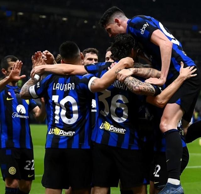 意甲比赛中球员们的拼尽全力 意甲比赛中球员们的拼尽全力