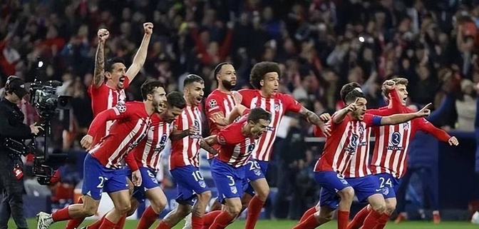 巴萨客场惨败,球队危机四伏 巴萨客场惨败,球队危机四伏