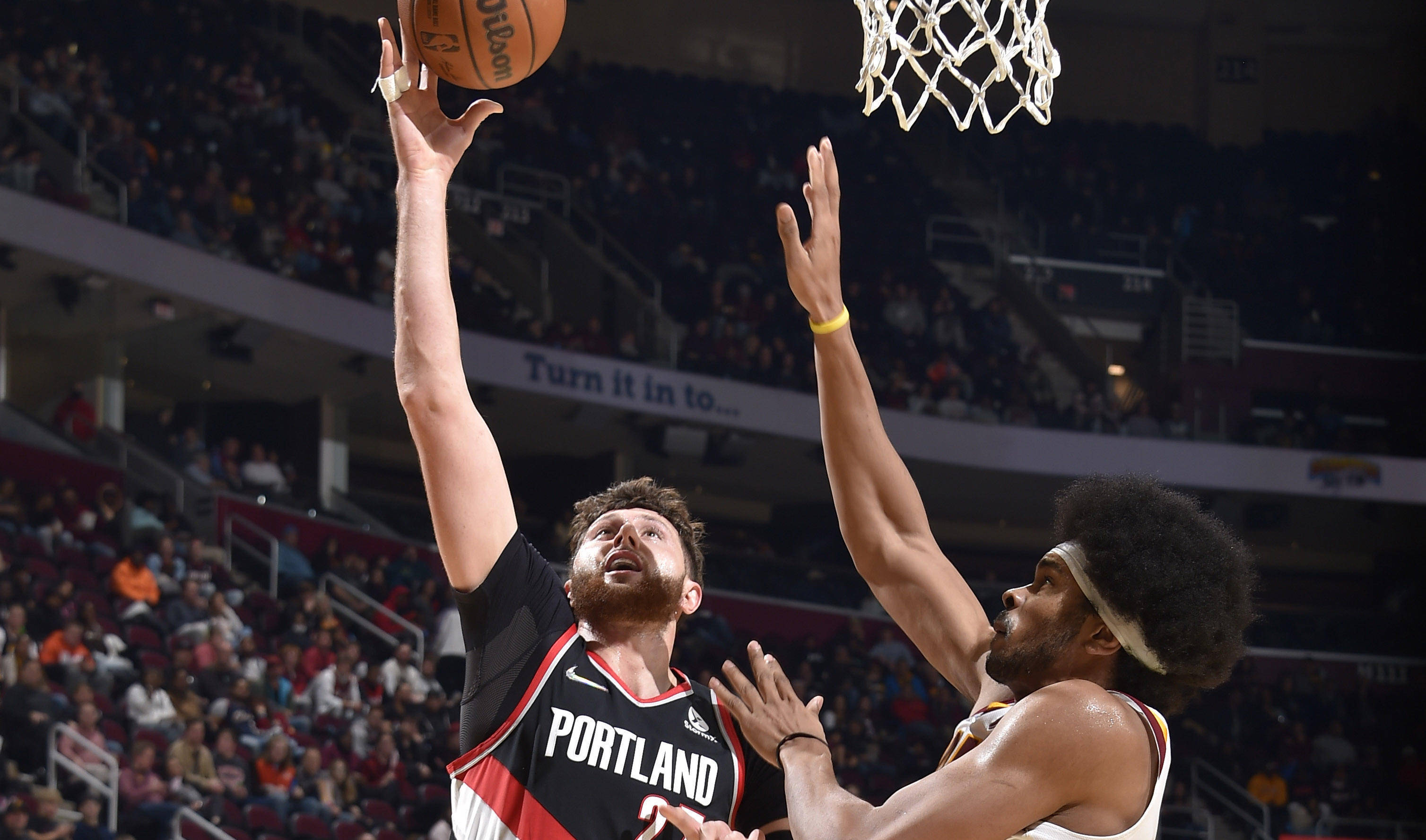 开拓者客场力克爵士，终结对手连胜