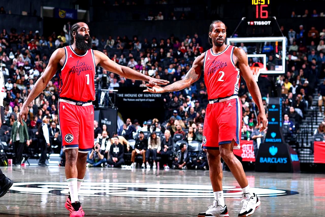 快船大胜尼克斯,伦纳德成为全队得分王 快船大胜尼克斯,伦纳德成为全队得分王