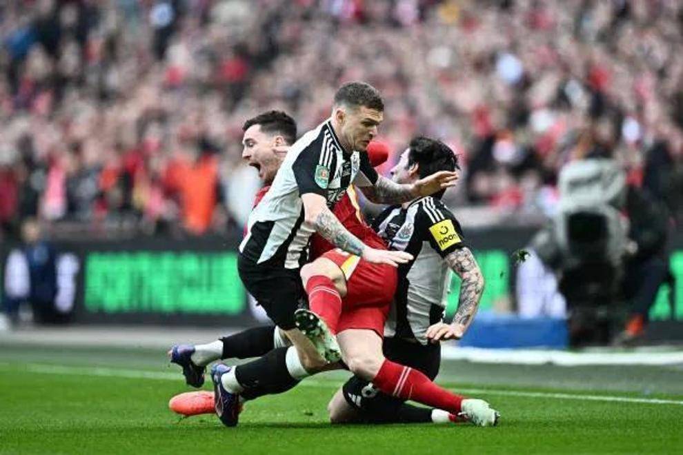 利物浦客场战胜纽卡,豪取联赛亚军宝座 利物浦客场战胜纽卡,豪取联赛亚军宝座