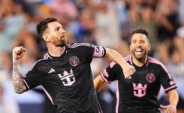 包含足球明星伤愈归队,球队战斗力大幅提升的词条 包含足球明星伤愈归队,球队战斗力大幅提升的词条