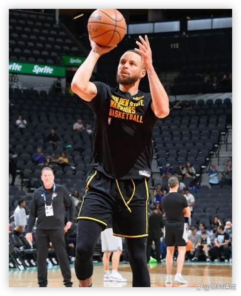 包含勇士队核心柯瑞因伤缺席总决赛，球队备战压力大的词条