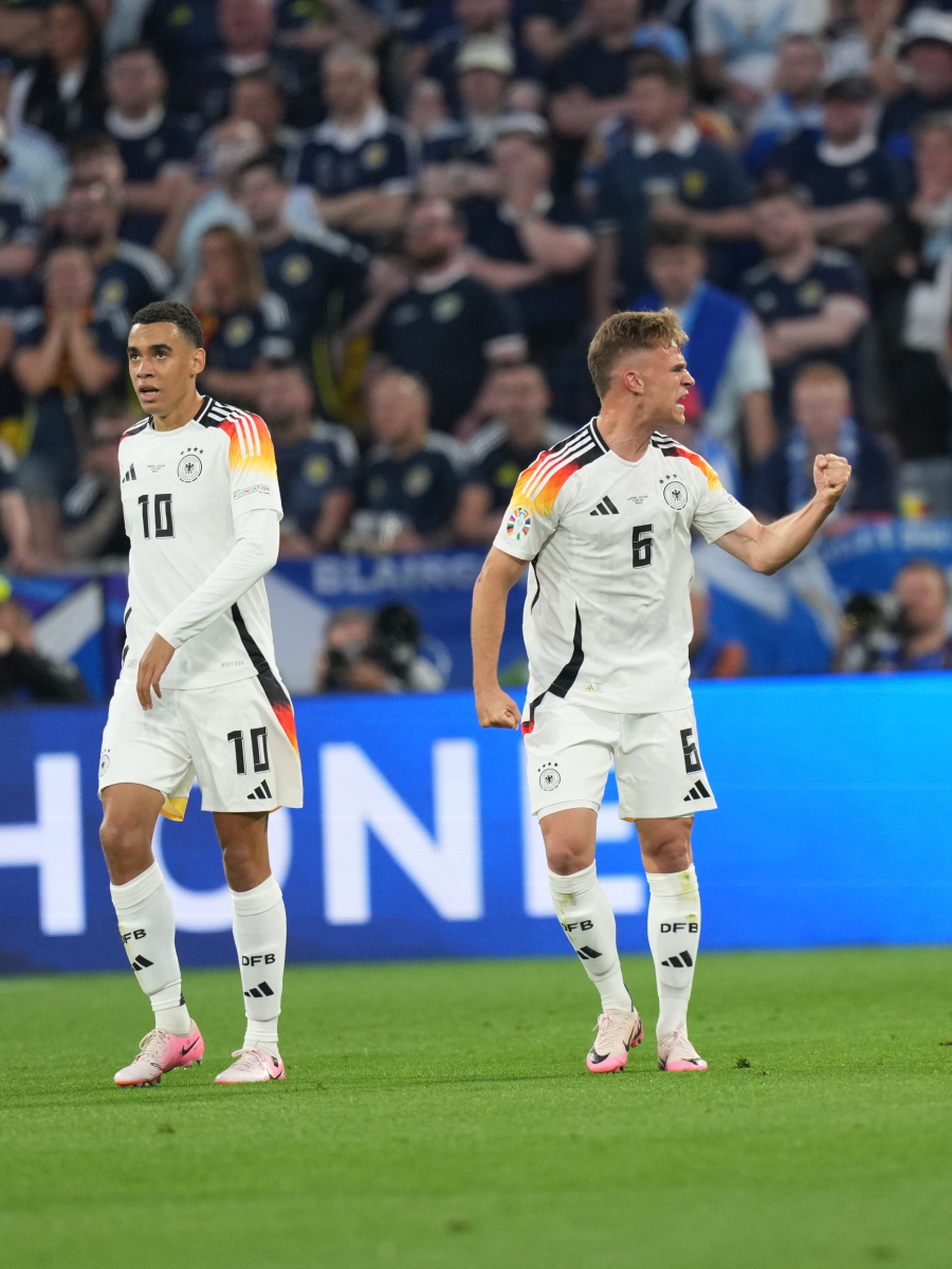 包含欧洲国家杯赛热门队伍进军淘汰赛,实力抢镜的词条 包含欧洲国家杯赛热门队伍进军淘汰赛,实力抢镜的词条